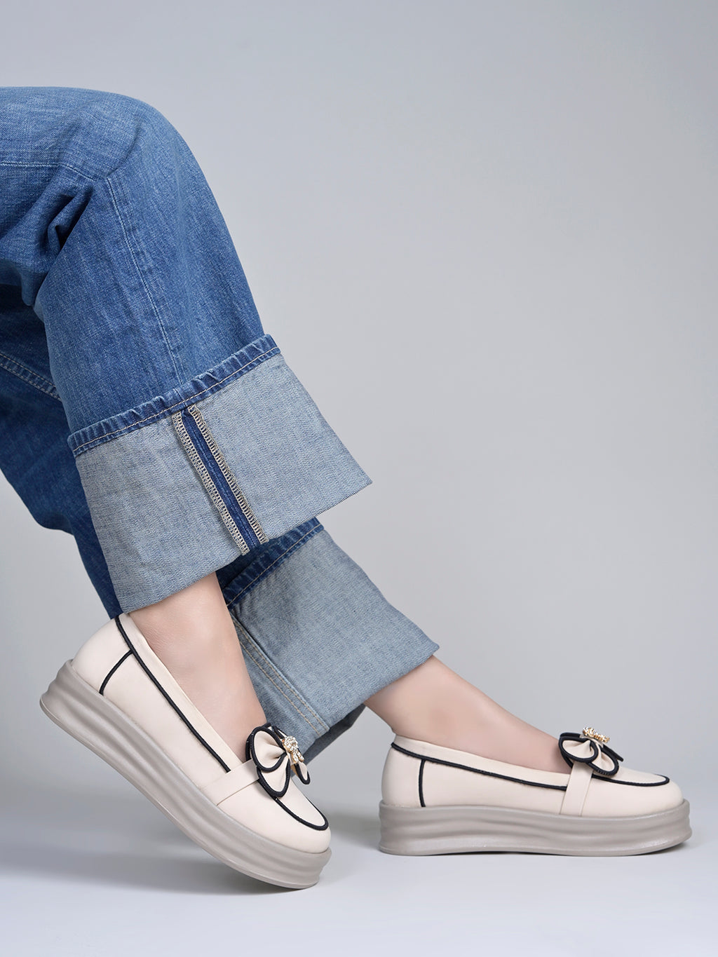 Elegant Cream Bow Loafers with Rhinestone Accents – Contrast Piping Design For Women