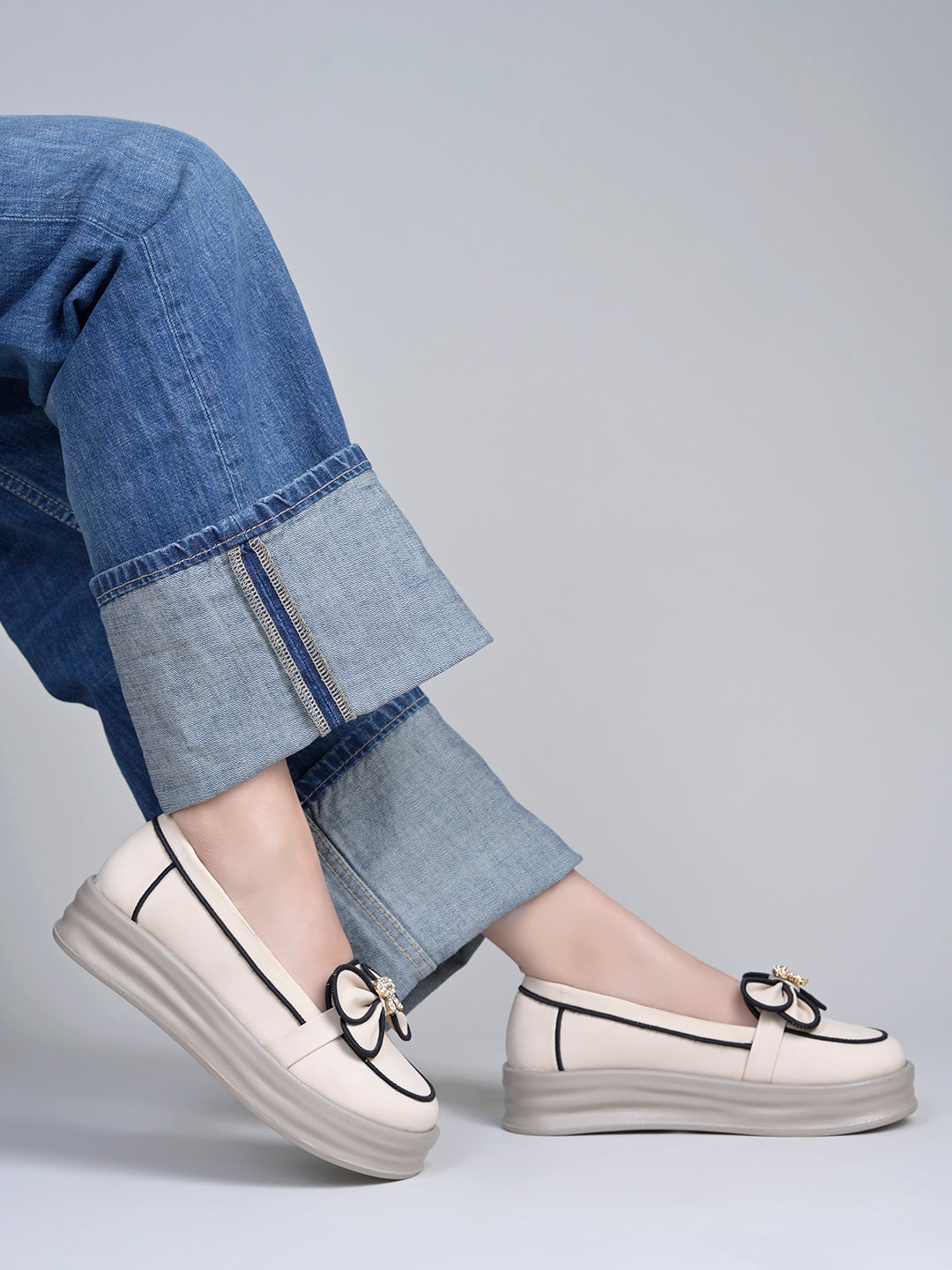 Elegant Cream Bow Loafers with Rhinestone Accents – Contrast Piping Design For Women