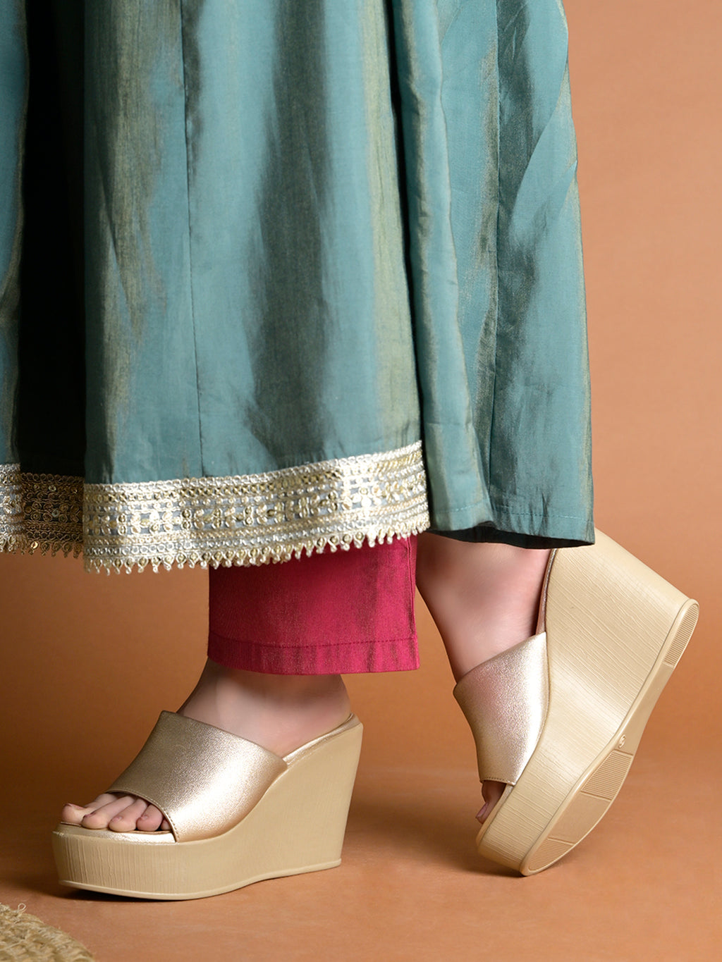 Women's Elegant Golden Wedge Sandals – Glamorous Metallic Platform Slides