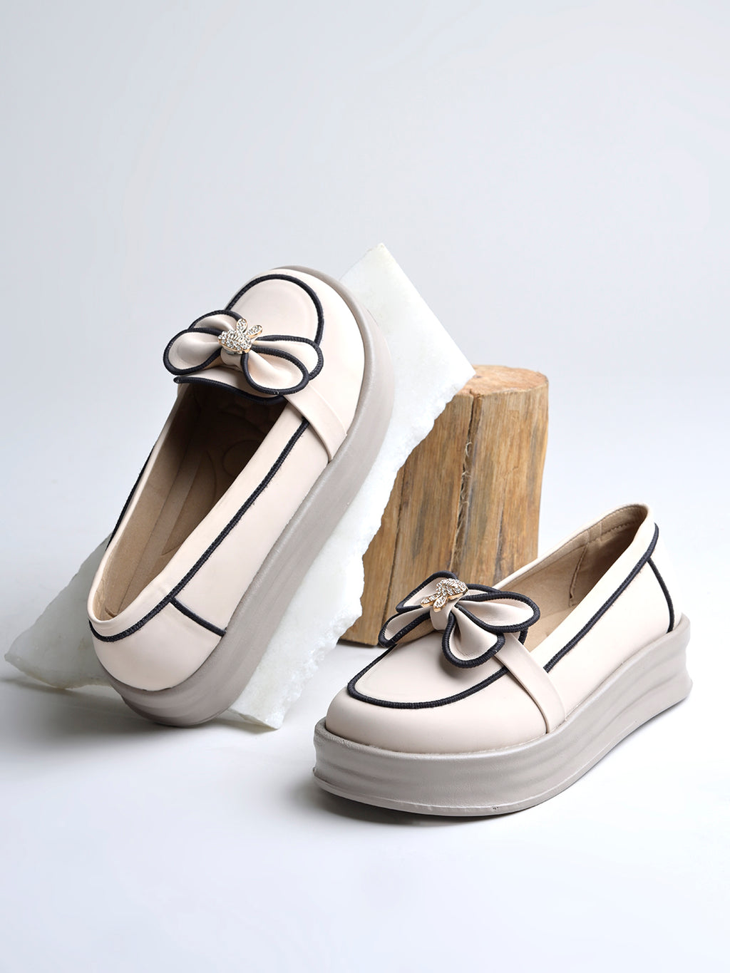 Elegant Cream Bow Loafers with Rhinestone Accents – Contrast Piping Design For Women