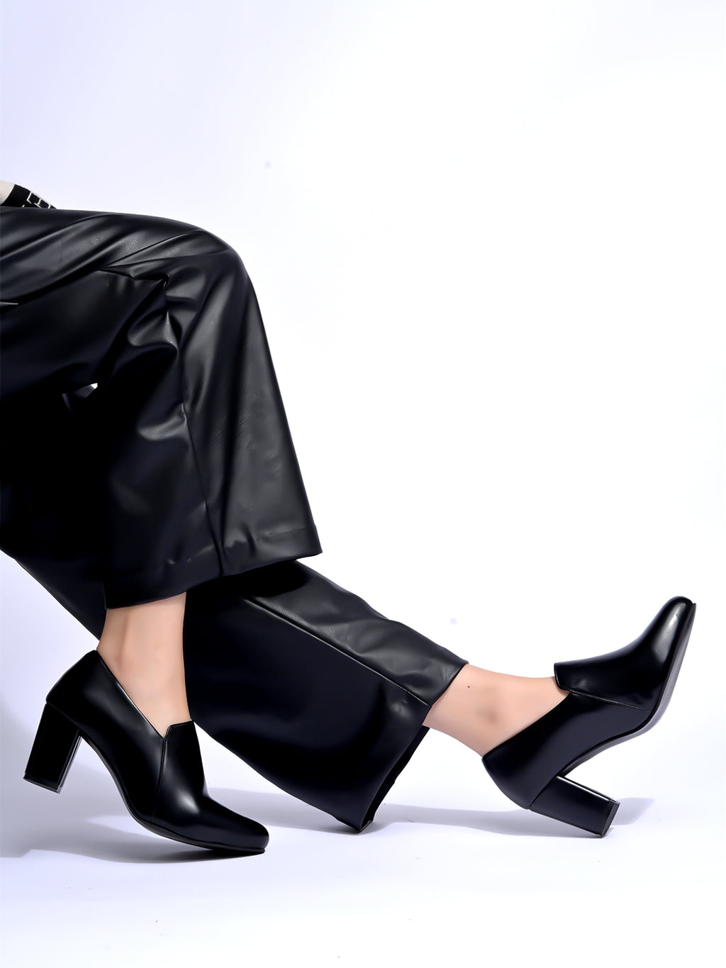 Black Office Pumps for Women | Classic Closed Toe Heels | Premium Formal & Work Wear Footwear